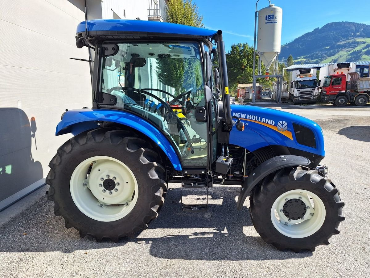 Traktor of the type New Holland T4.55S Stage V, Neumaschine in Burgkirchen (Picture 2)