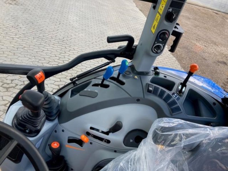 Traktor del tipo New Holland T4.75 4WD, Gebrauchtmaschine en Rødding (Imagen 5)