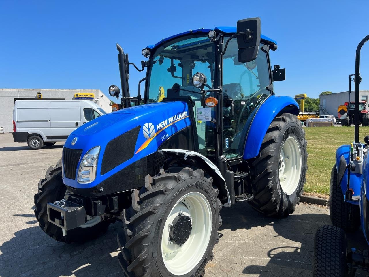 Traktor του τύπου New Holland T4.75 CAB STAGE V, Gebrauchtmaschine σε Hadsten (Φωτογραφία 1)