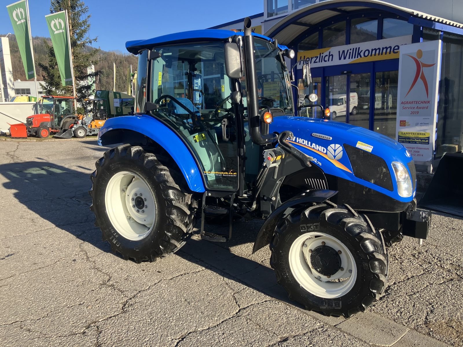 Traktor des Typs New Holland T4.75 Powerstar, Gebrauchtmaschine in Villach (Bild 4)