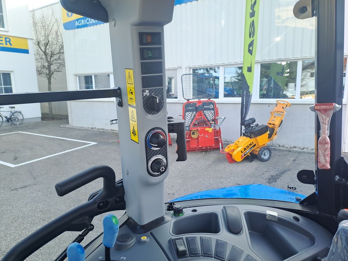 Traktor typu New Holland T4.75 Stage V, Neumaschine v Burgkirchen (Obrázok 12)