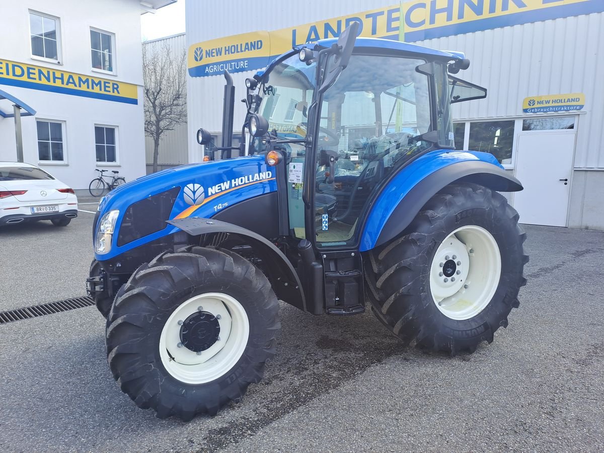 Traktor of the type New Holland T4.75 Stage V, Neumaschine in Burgkirchen (Picture 3)