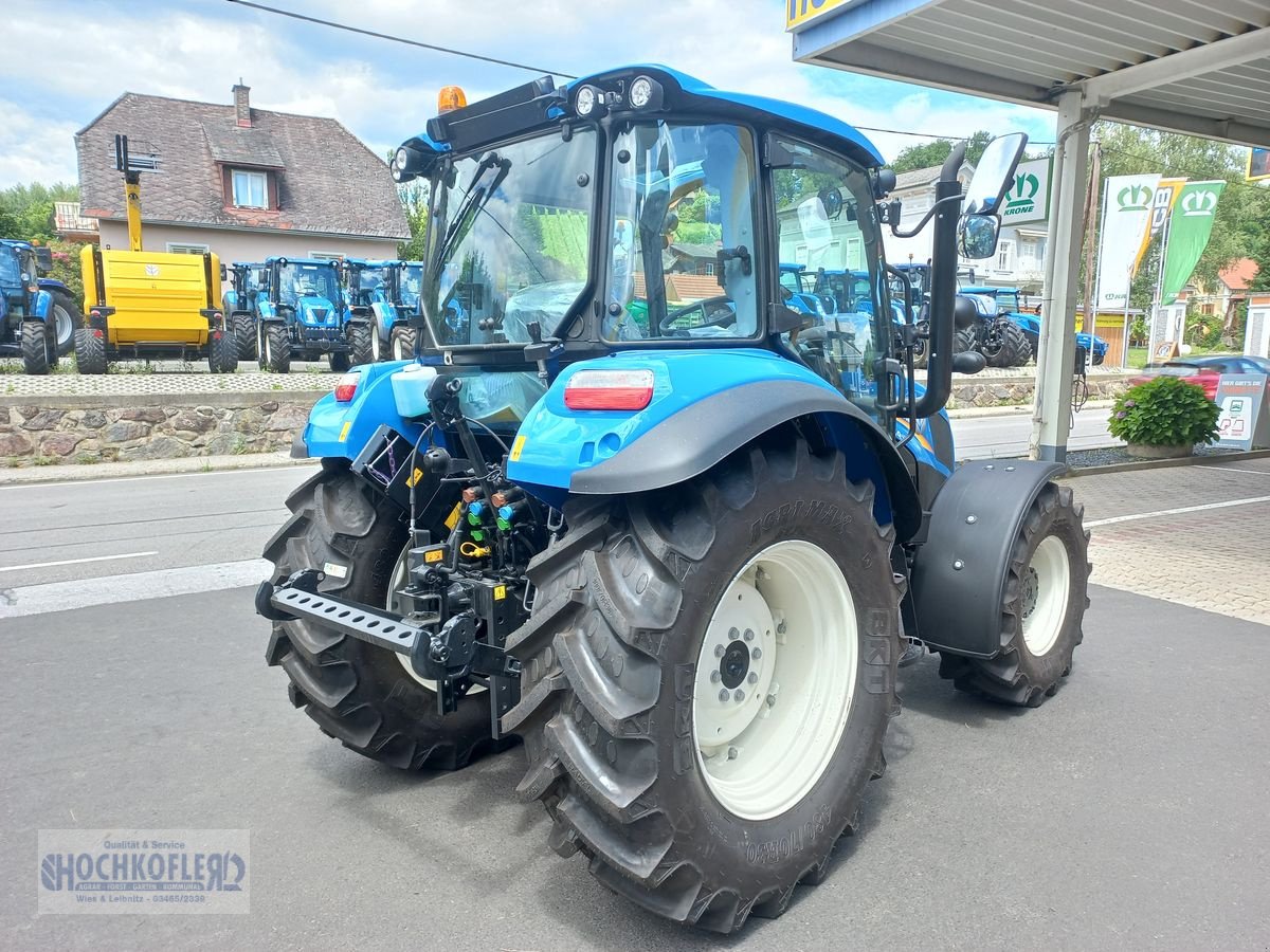 Traktor van het type New Holland T4.75 Stage V, Neumaschine in Wies (Foto 4)