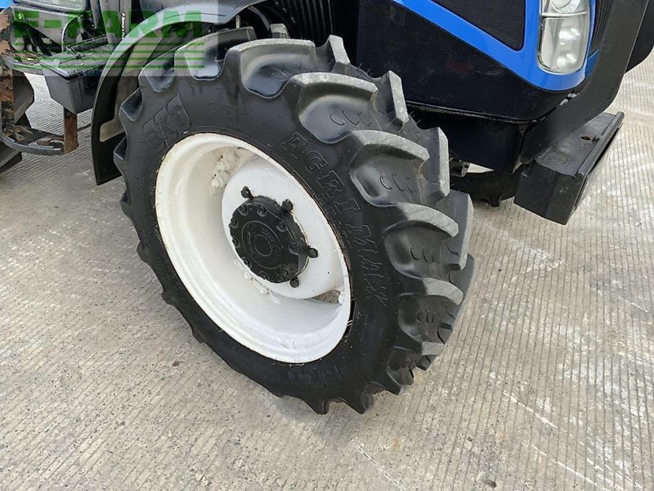 Traktor of the type New Holland t4.75 tractor (st21006), Gebrauchtmaschine in SHAFTESBURY (Picture 12)