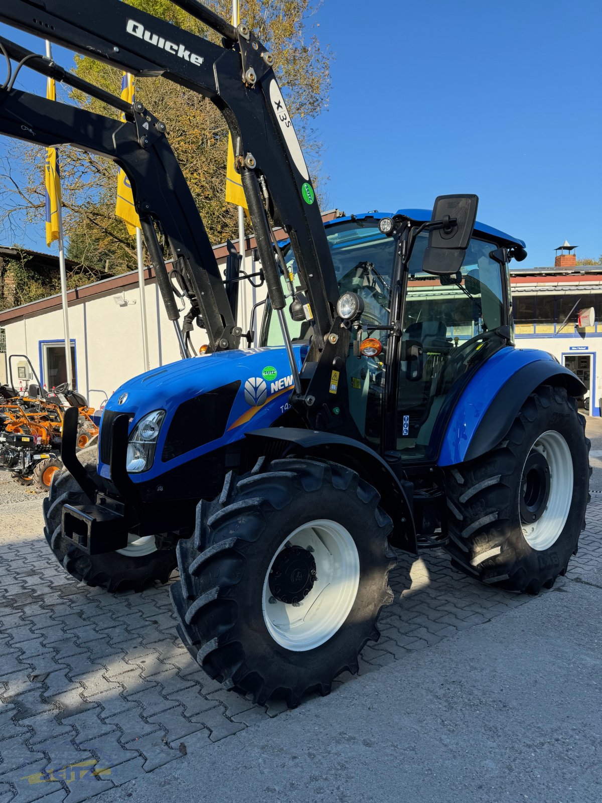 Traktor Türe ait New Holland T4.75, Neumaschine içinde Lindenfels-Glattbach (resim 4)