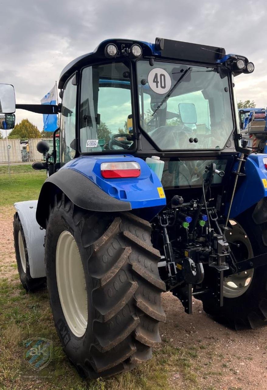 Traktor van het type New Holland T4.75, Neumaschine in Mörstadt (Foto 3)