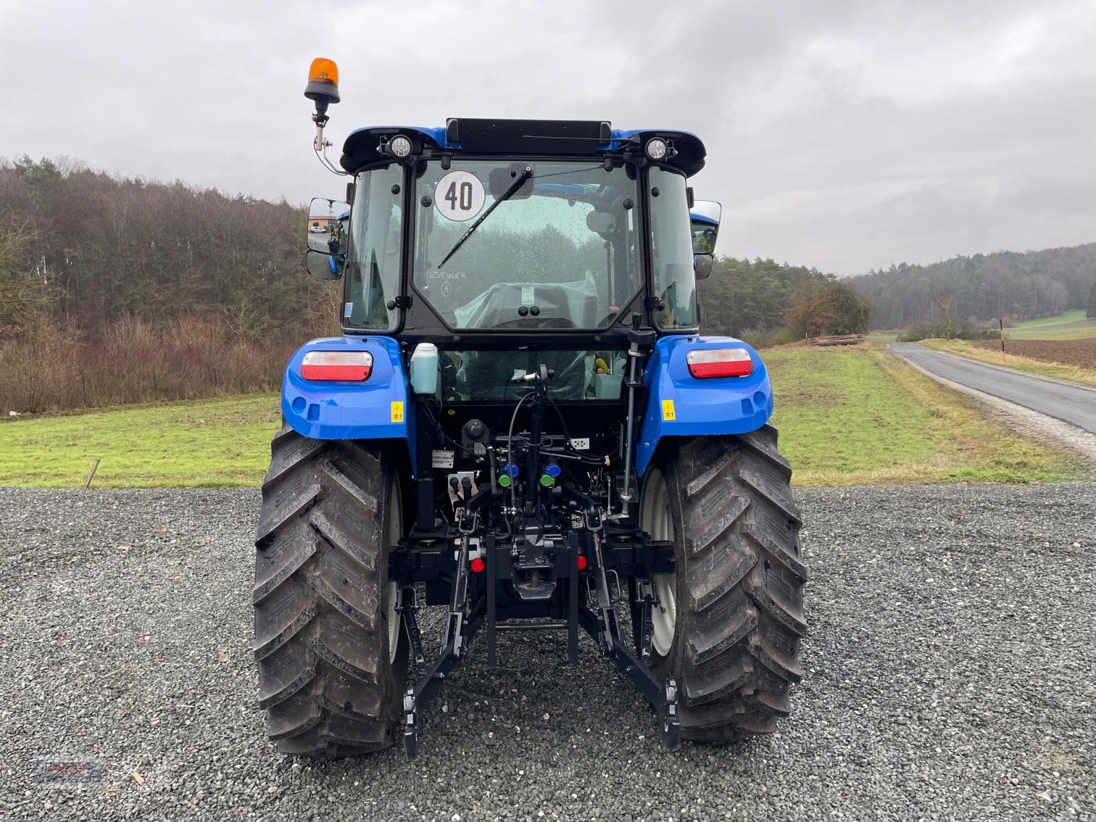 Traktor of the type New Holland T4.75, Neumaschine in Lichtenfels (Picture 4)