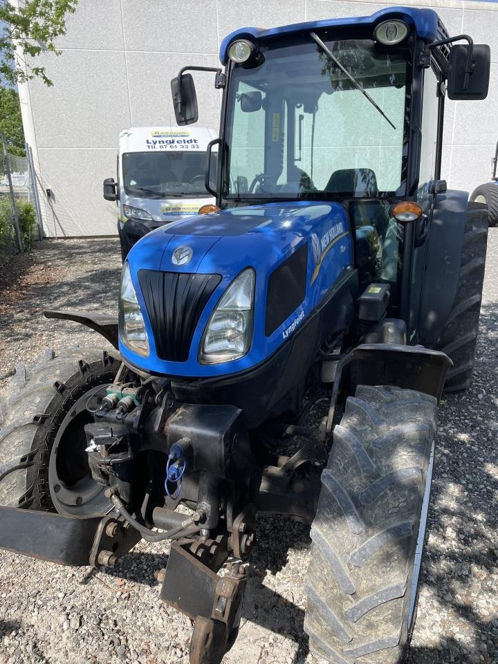 Traktor des Typs New Holland T4.75F, Gebrauchtmaschine in Hadsten (Bild 1)