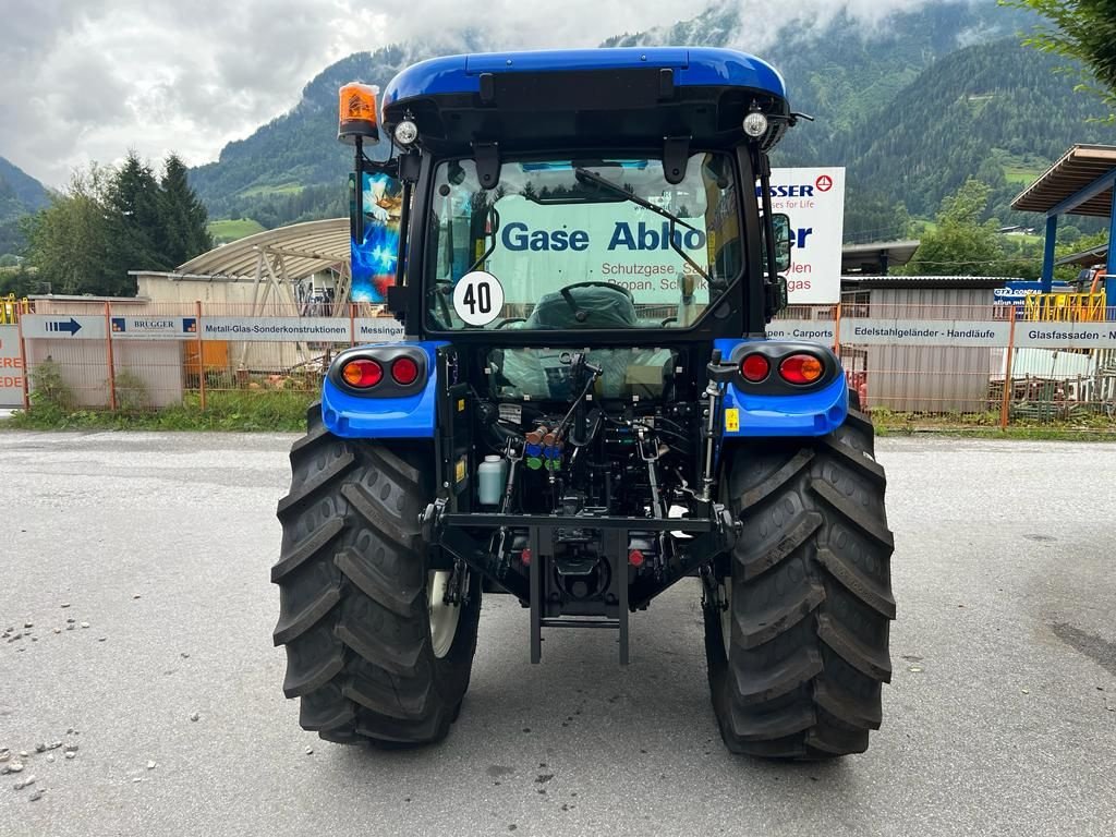 Traktor του τύπου New Holland T4.75S Stage V, Neumaschine σε Burgkirchen (Φωτογραφία 2)
