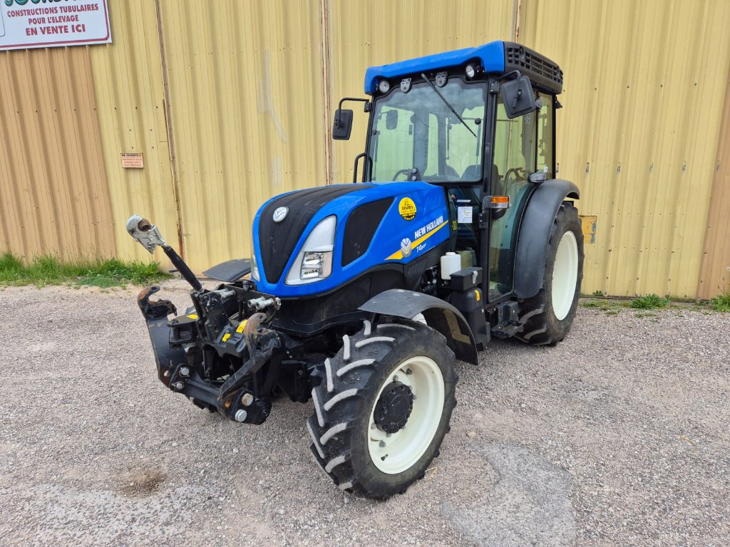 Traktor van het type New Holland T4.80 F, Gebrauchtmaschine in Chauvoncourt (Foto 1)