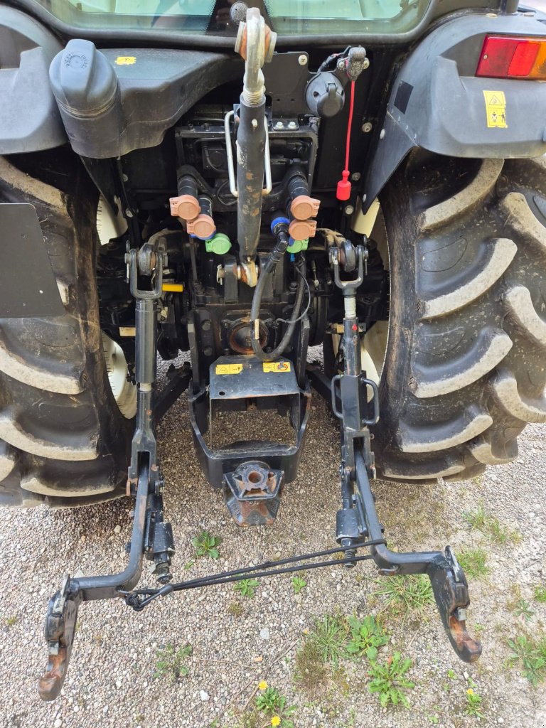 Traktor of the type New Holland T4.80 F, Gebrauchtmaschine in Chauvoncourt (Picture 8)