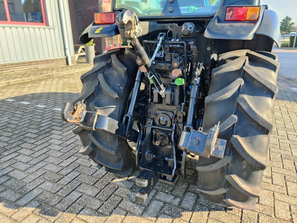 Traktor typu New Holland T4.80N met Rolbezem, Gebrauchtmaschine w BOEKEL (Zdjęcie 7)