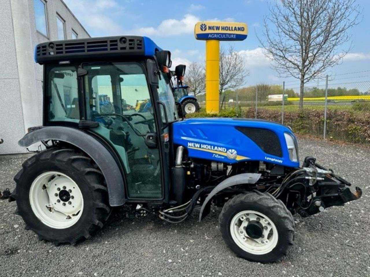 Traktor of the type New Holland T4.80N, Gebrauchtmaschine in Hadsten (Picture 1)