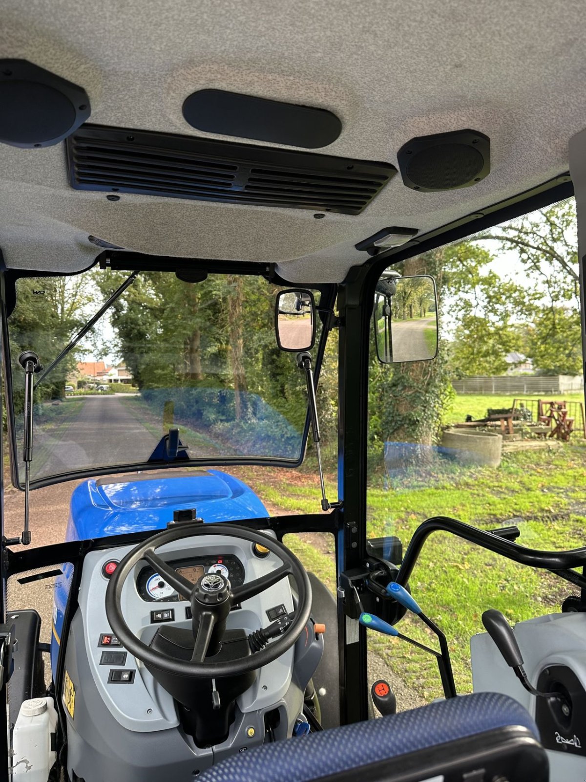 Traktor van het type New Holland T4.80N, Gebrauchtmaschine in Rossum (Foto 8)