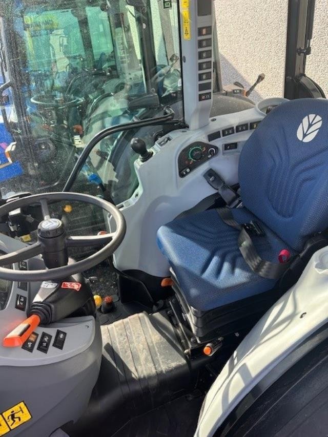 Traktor del tipo New Holland T4.90N SS, Gebrauchtmaschine In Hadsten (Immagine 6)