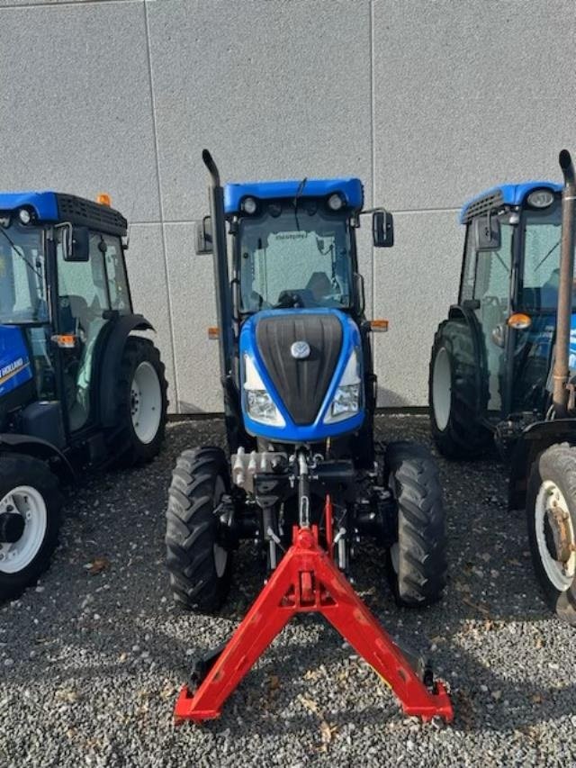 Traktor от тип New Holland T4.90N SS, Gebrauchtmaschine в Hadsten (Снимка 3)