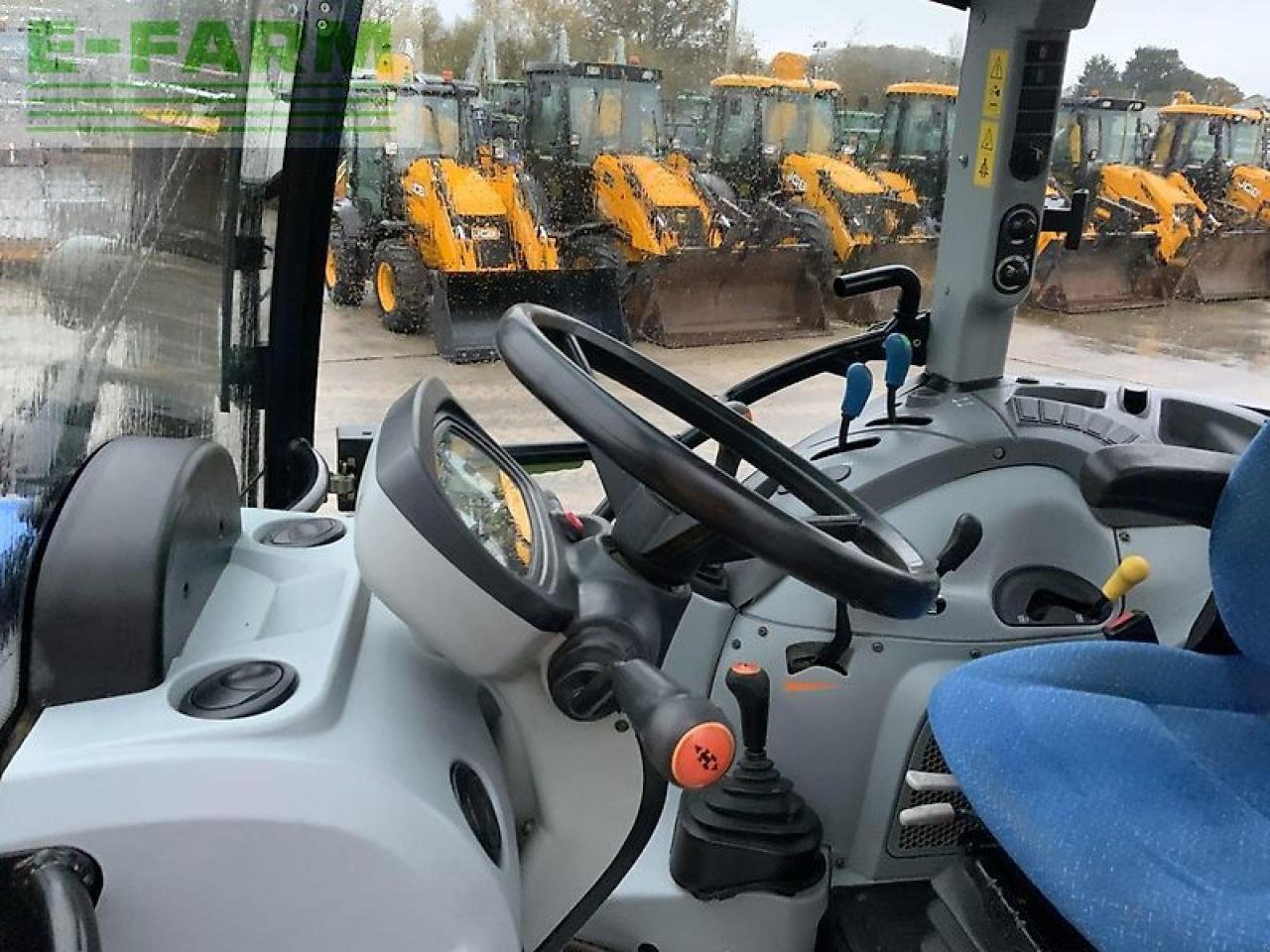 Traktor of the type New Holland t4.95 tractor (st21588), Gebrauchtmaschine in SHAFTESBURY (Picture 13)