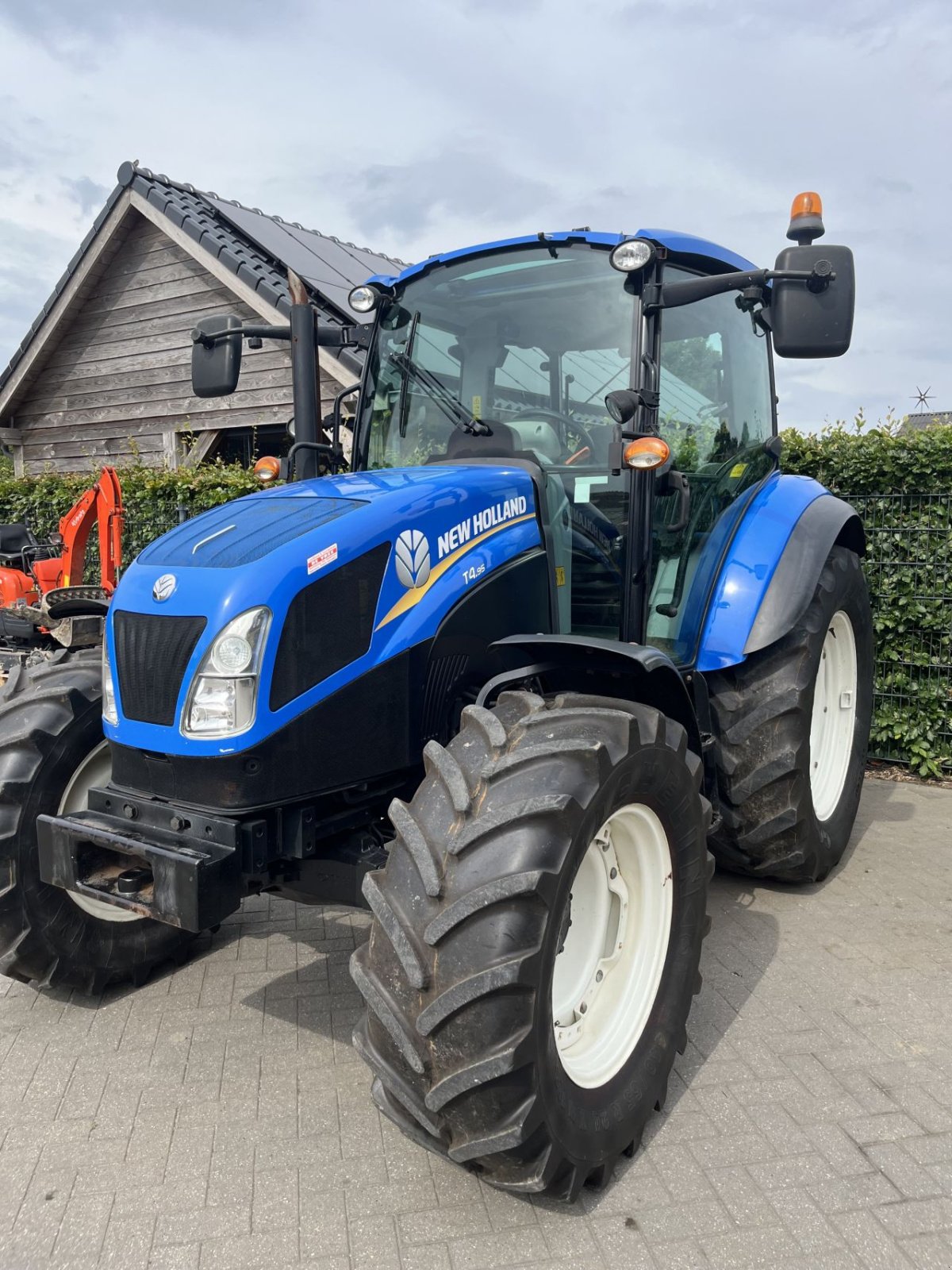 Traktor Türe ait New Holland T4.95, Gebrauchtmaschine içinde Wadenoijen (resim 2)