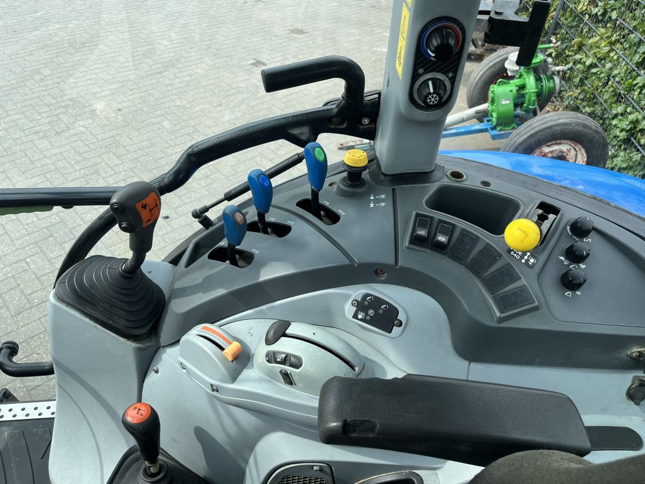 Traktor typu New Holland T4.95, Gebrauchtmaschine w Wadenoijen (Zdjęcie 5)