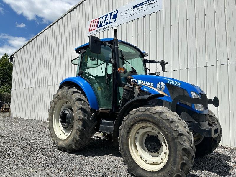 Traktor of the type New Holland T495EVOLUTION, Gebrauchtmaschine in CHATEAUBRIANT CEDEX (Picture 1)