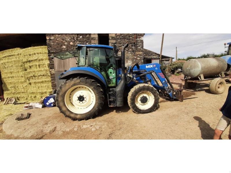 Traktor typu New Holland T5-100EC, Gebrauchtmaschine w ANTIGNY (Zdjęcie 10)