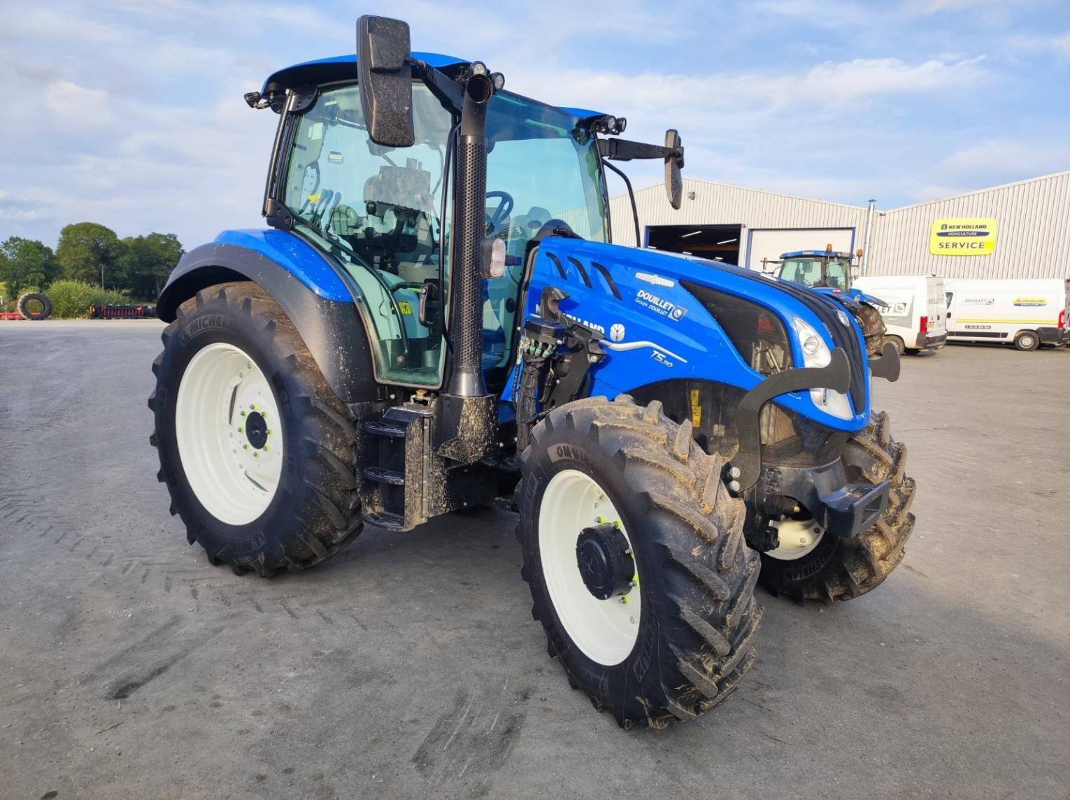 Traktor of the type New Holland T5 110 AC, Gebrauchtmaschine in Laval (Picture 11)