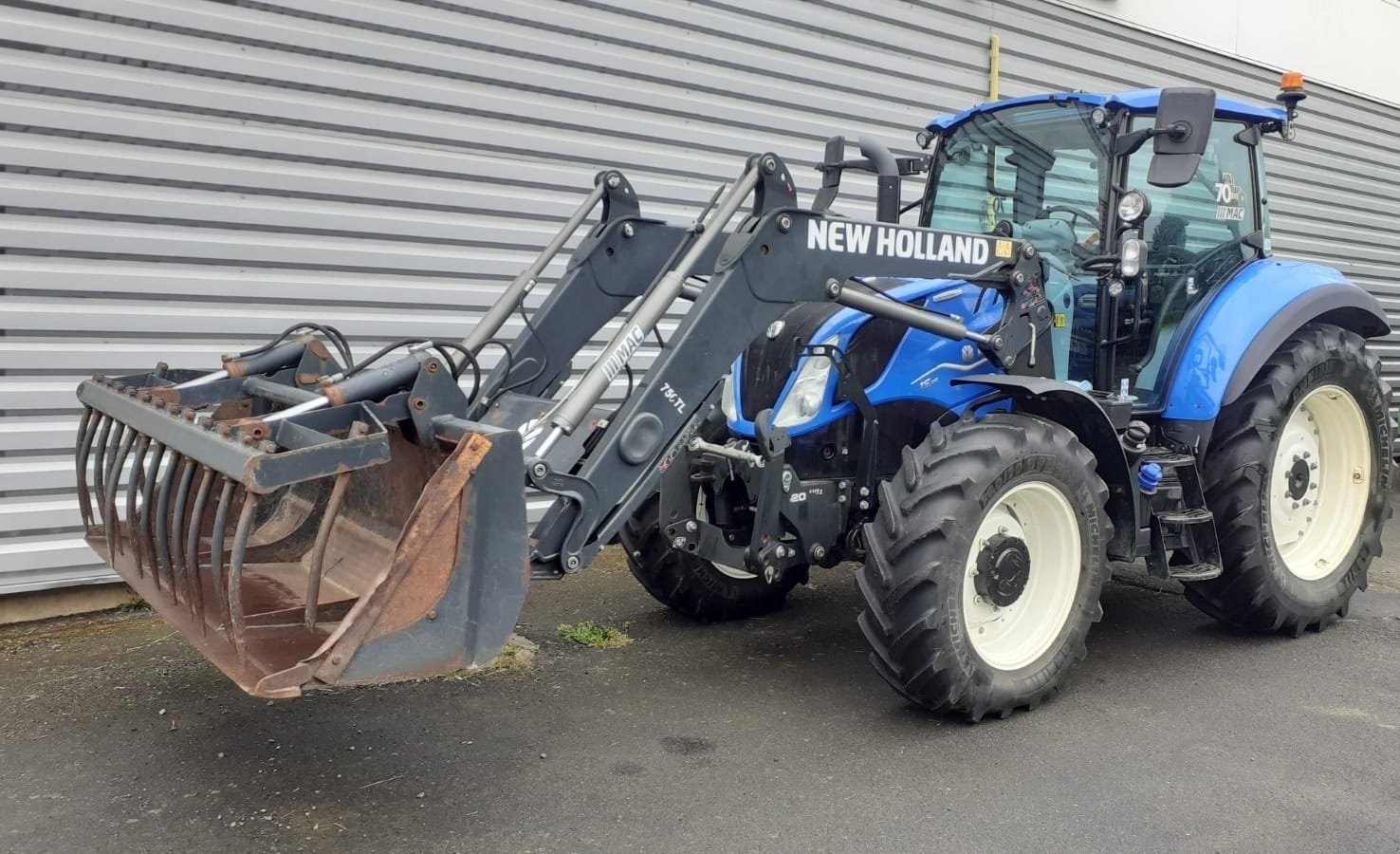 Traktor of the type New Holland T5 110 EC, Gebrauchtmaschine in Le Horps (Picture 1)