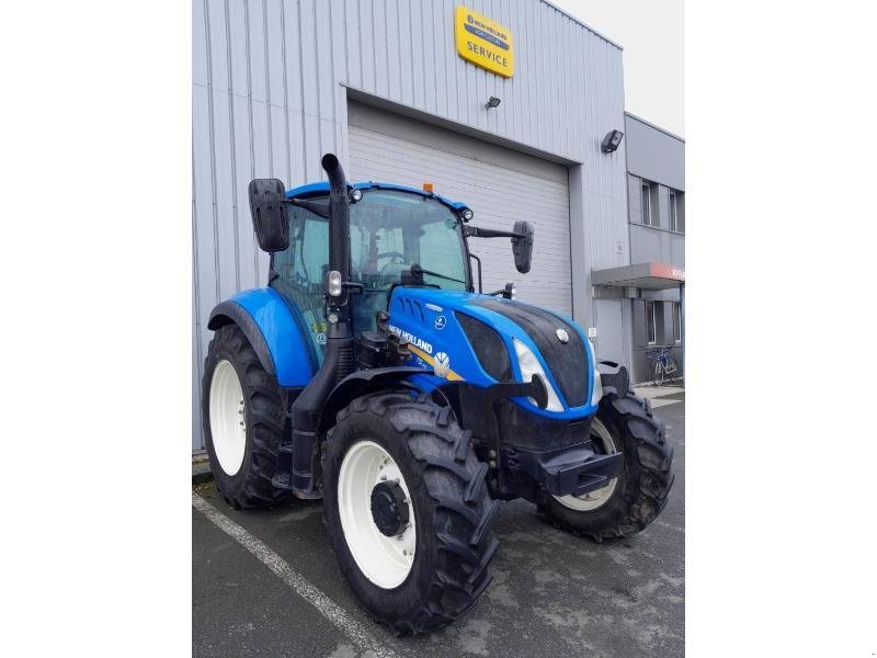 Traktor of the type New Holland T5-110EC, Gebrauchtmaschine in ANTIGNY (Picture 1)