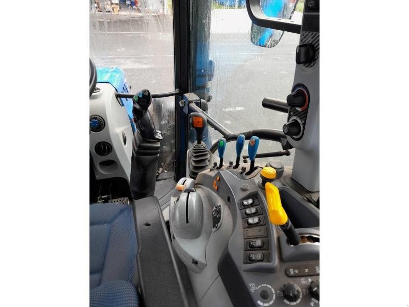 Traktor Türe ait New Holland T5-110EC, Gebrauchtmaschine içinde ANTIGNY (resim 4)