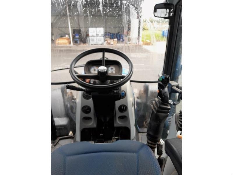 Traktor du type New Holland T5-110EC, Gebrauchtmaschine en ANTIGNY (Photo 5)