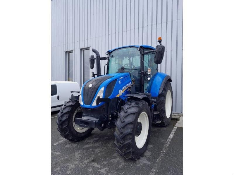 Traktor Türe ait New Holland T5-110EC, Gebrauchtmaschine içinde ANTIGNY (resim 2)