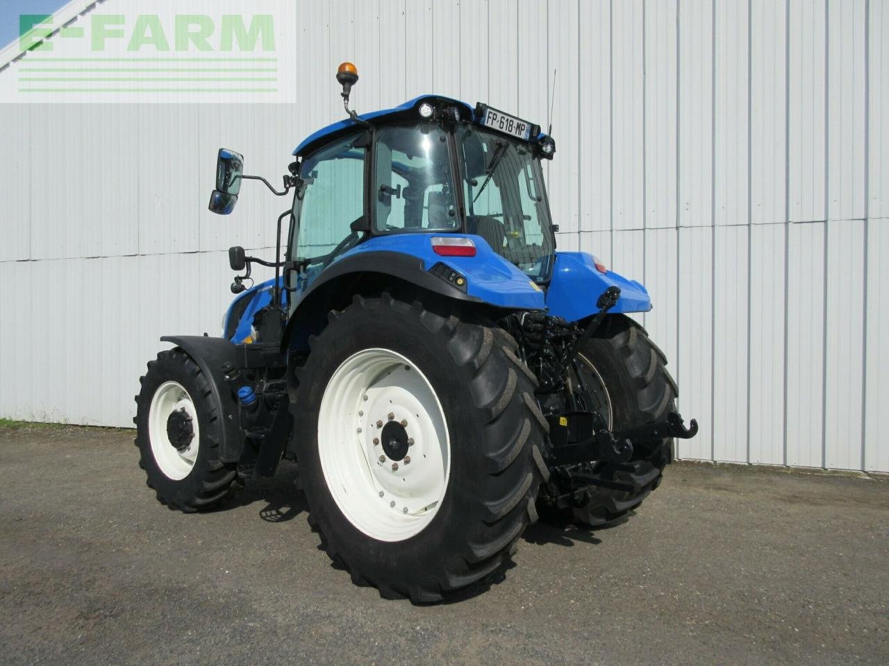 Traktor от тип New Holland t5-120, Gebrauchtmaschine в PLOUIGNEAU (Снимка 2)