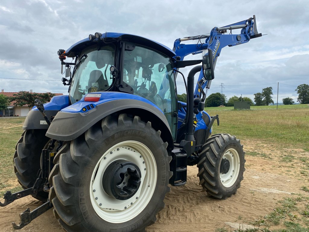 Traktor Türe ait New Holland T5 120, Gebrauchtmaschine içinde UZERCHE (resim 3)