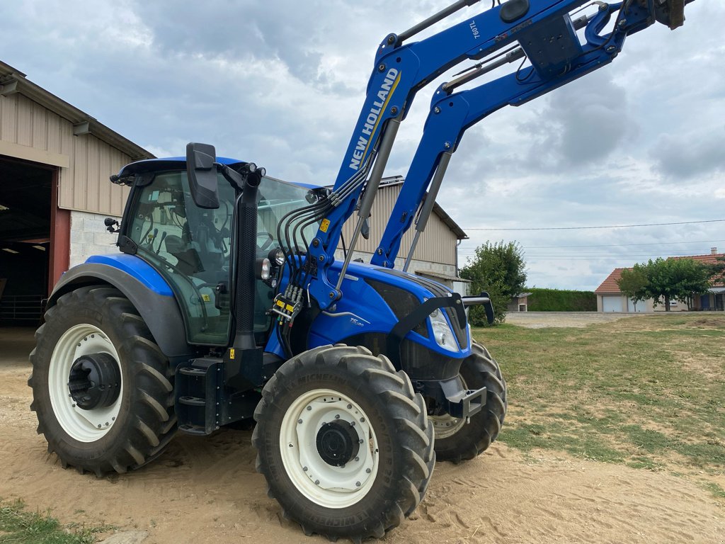 Traktor van het type New Holland T5 120, Gebrauchtmaschine in UZERCHE (Foto 2)