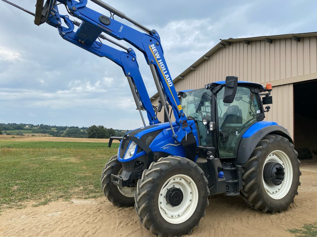 Traktor van het type New Holland T5 120, Gebrauchtmaschine in UZERCHE (Foto 1)