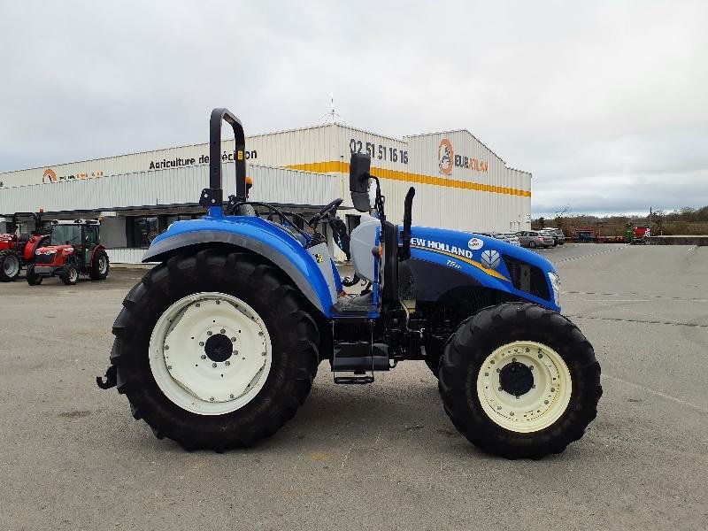 Traktor du type New Holland T5-85PS, Gebrauchtmaschine en ANTIGNY (Photo 2)