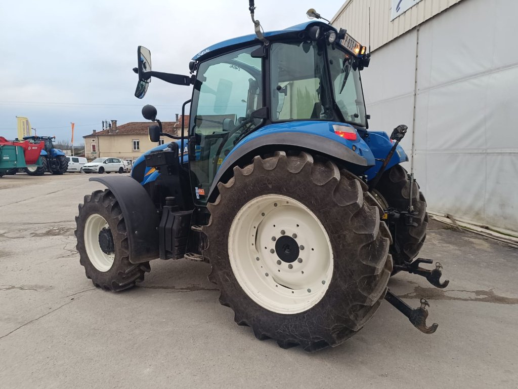 Traktor of the type New Holland T5,95 DC, Gebrauchtmaschine in Lérouville (Picture 10)