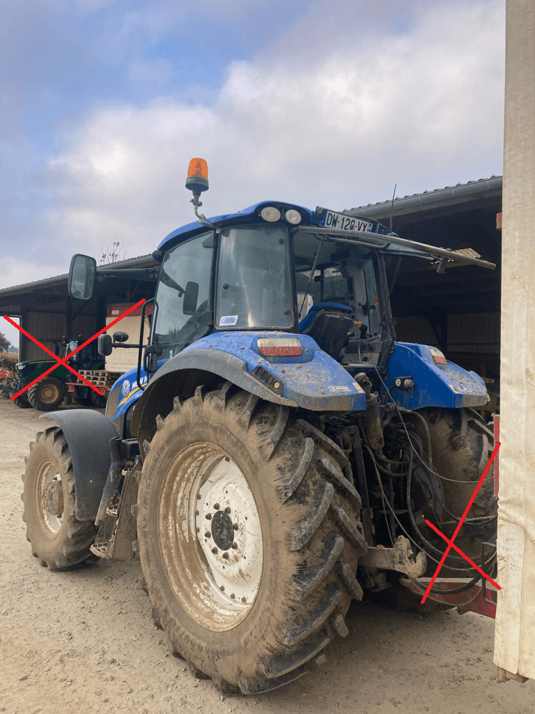 Traktor of the type New Holland T5 95 ELECTRO COMMAND, Gebrauchtmaschine in CONDE SUR VIRE (Picture 2)