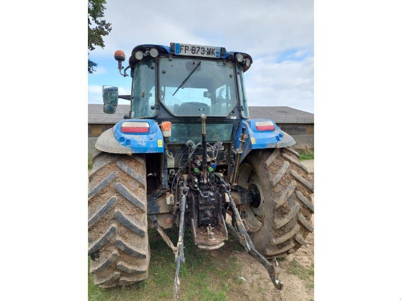 Traktor du type New Holland T5-95DC, Gebrauchtmaschine en ANTIGNY (Photo 5)