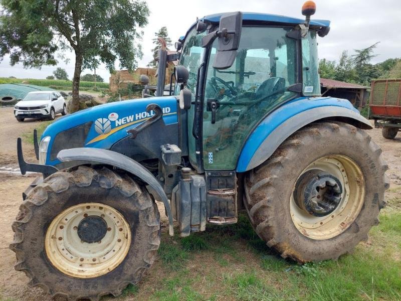 Traktor van het type New Holland T5-95DC, Gebrauchtmaschine in ANTIGNY (Foto 4)