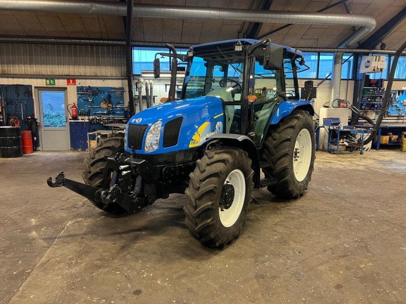 Traktor des Typs New Holland T5030, Gebrauchtmaschine in Middelfart (Bild 1)