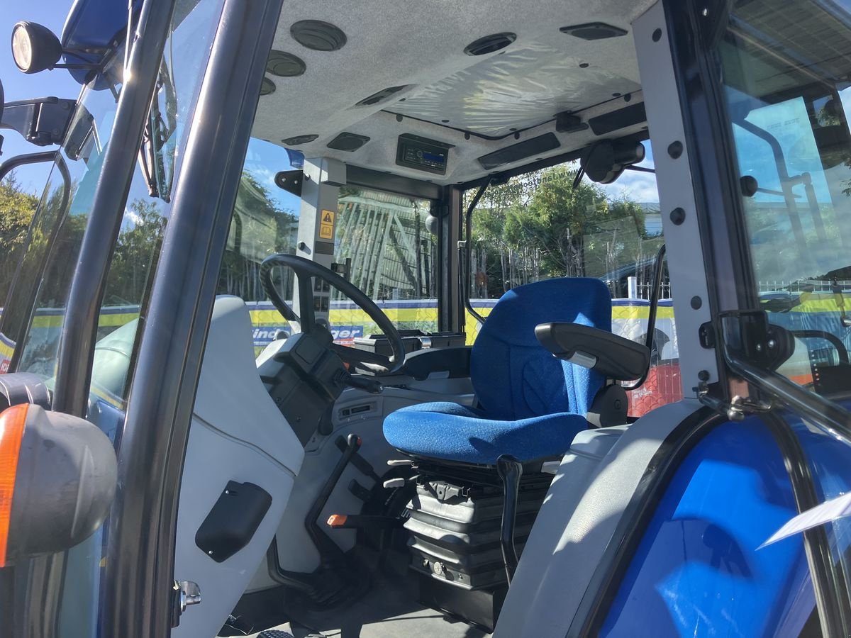 Traktor van het type New Holland T5030, Gebrauchtmaschine in Villach (Foto 4)