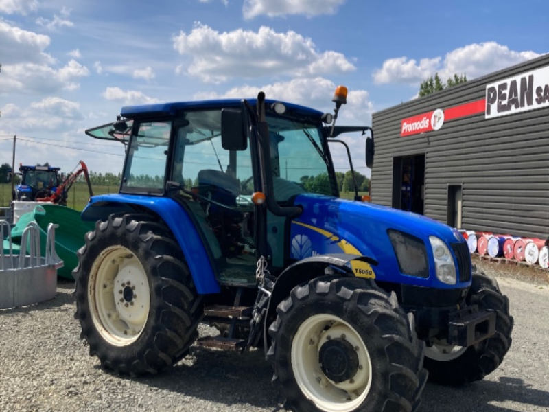 Traktor des Typs New Holland T5050, Gebrauchtmaschine in CORMENON (Bild 1)