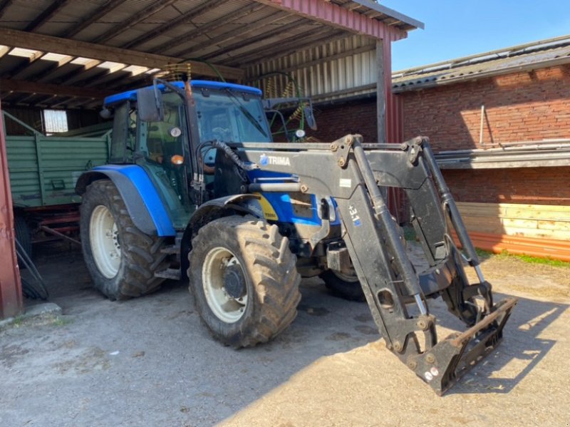 Traktor des Typs New Holland T5050, Gebrauchtmaschine in Sittensen (Bild 1)