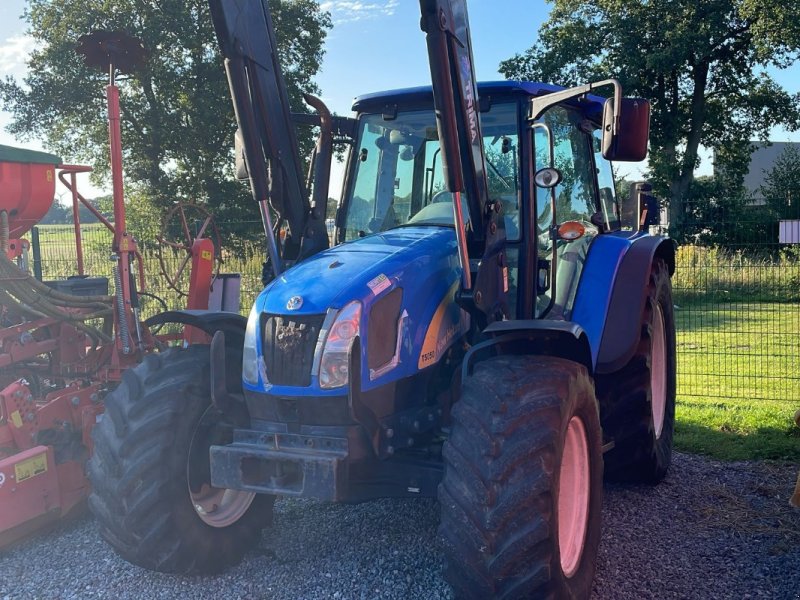 Traktor Türe ait New Holland T5050, Gebrauchtmaschine içinde Sittensen (resim 1)