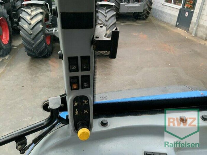 Traktor des Typs New Holland T5050, Gebrauchtmaschine in Prüm (Bild 21)