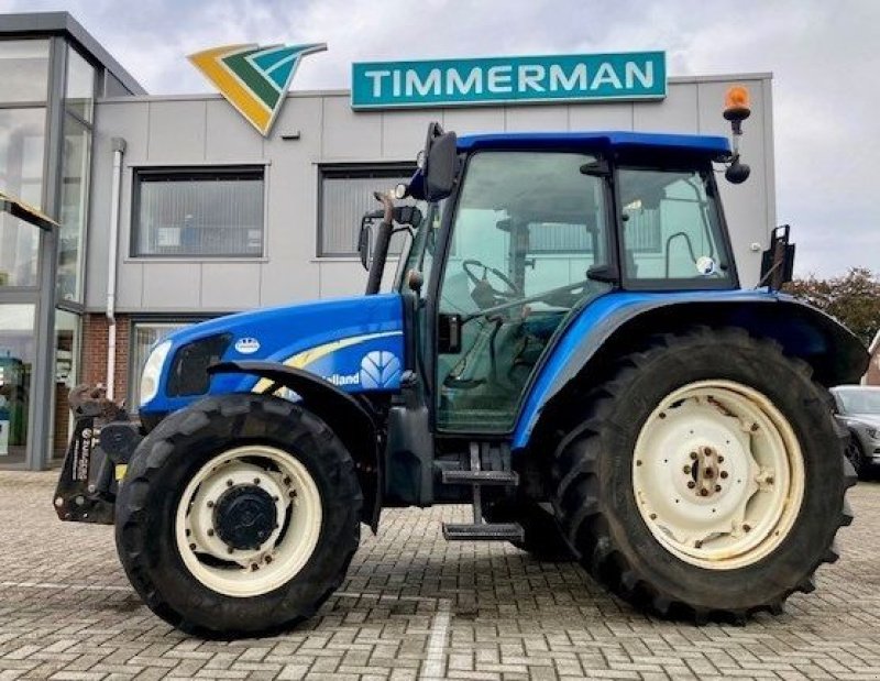 Traktor Türe ait New Holland T5060, Gebrauchtmaschine içinde Wierden (resim 2)