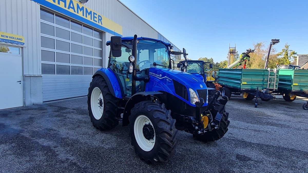 Traktor of the type New Holland T5.100 Dual Command, Neumaschine in Burgkirchen (Picture 3)