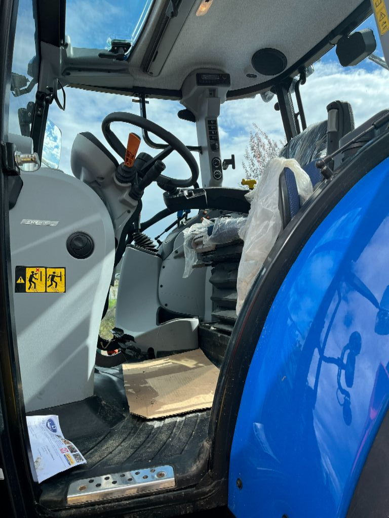 Traktor от тип New Holland T5.100 EC, Gebrauchtmaschine в OSTHEIM (Снимка 2)