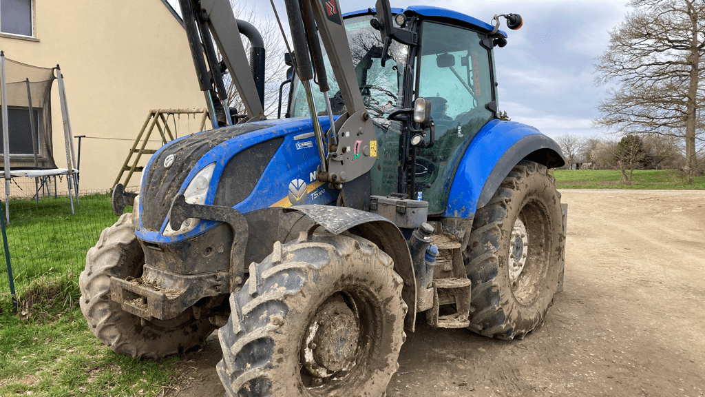 Traktor tip New Holland T5.100 EVOLUTION, Gebrauchtmaschine in TREMEUR (Poză 2)